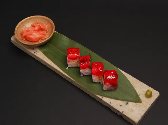 Ouramaki sushi | 4pcs/order